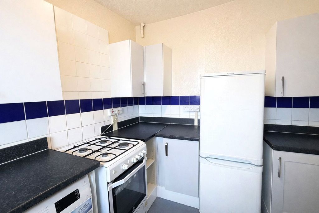 Property photo 3 of 12 Picture No. 10