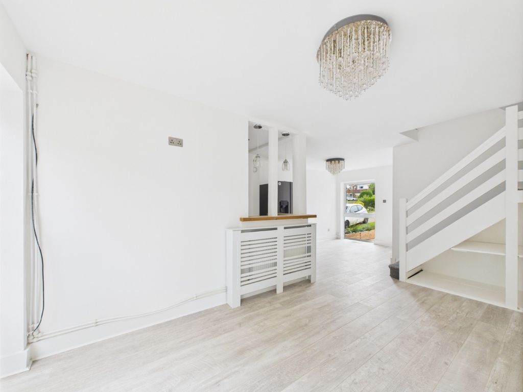 Property photo 2 of 13 4416233