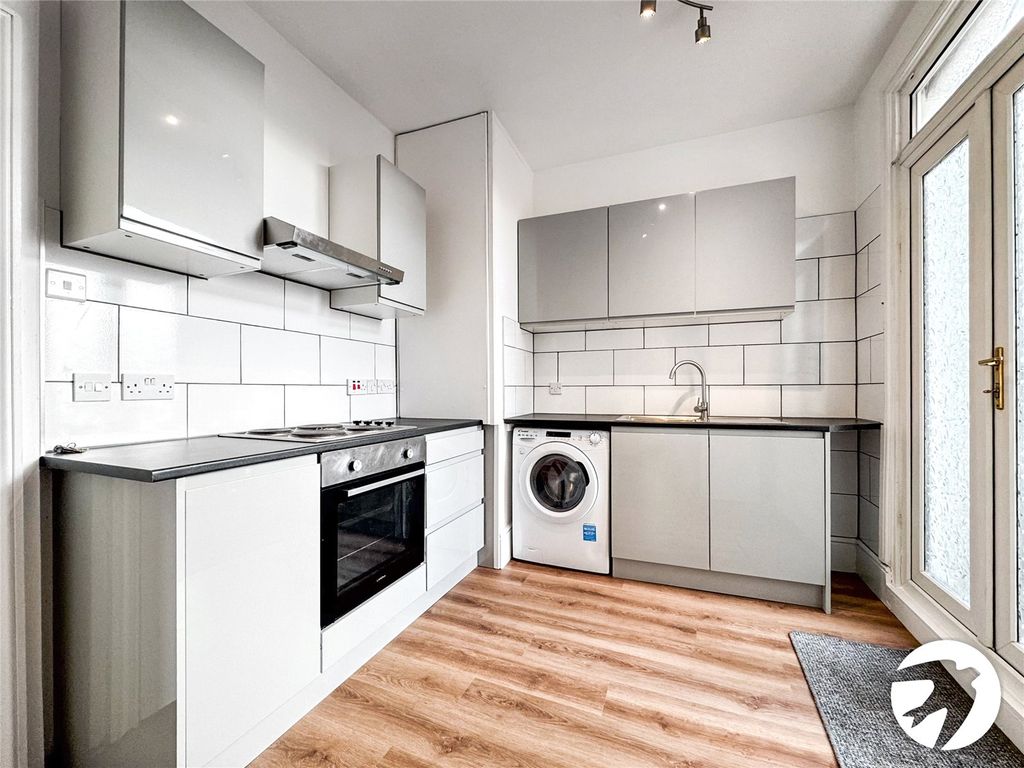 Property photo 3 of 11 Picture 3