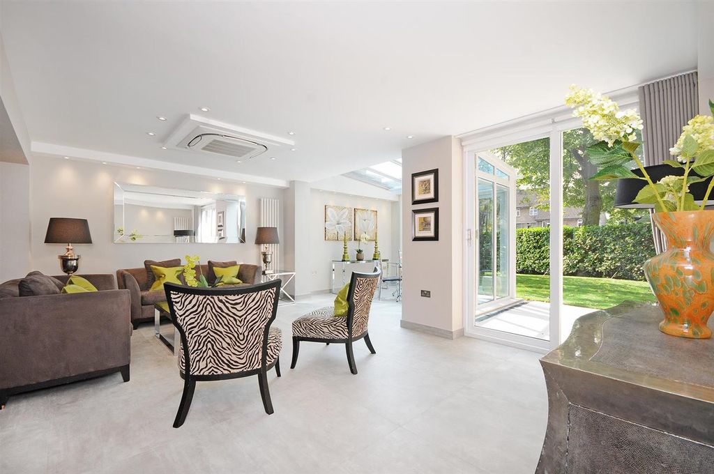 Property photo 2 of 20 Reception Room