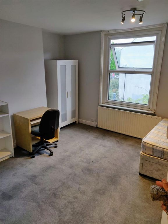 Property photo 3 of 12 B8439200-52F8-40Fd-Aac2-061178d31ee5.Jpg