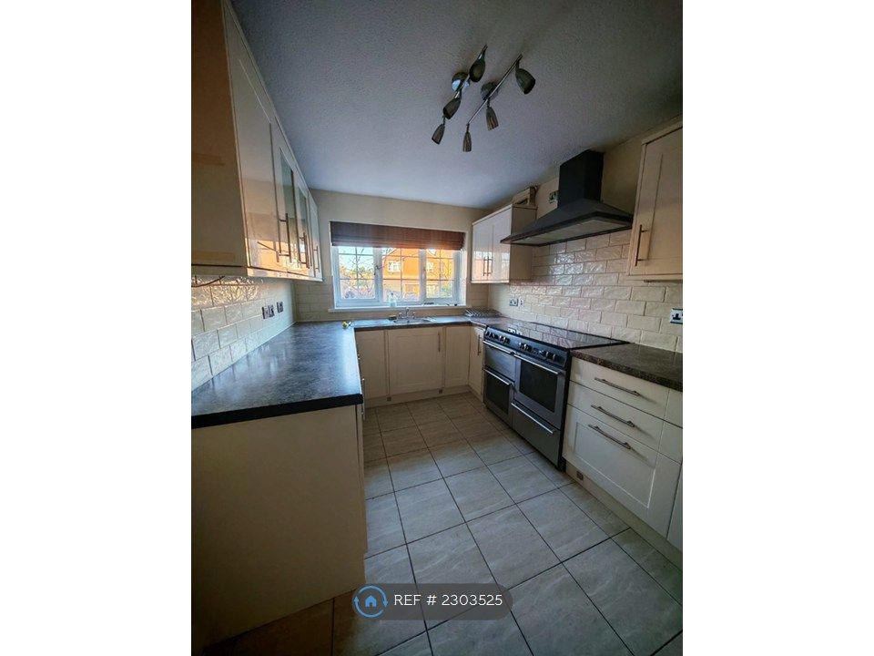Property photo 2 of 30 Kitchen