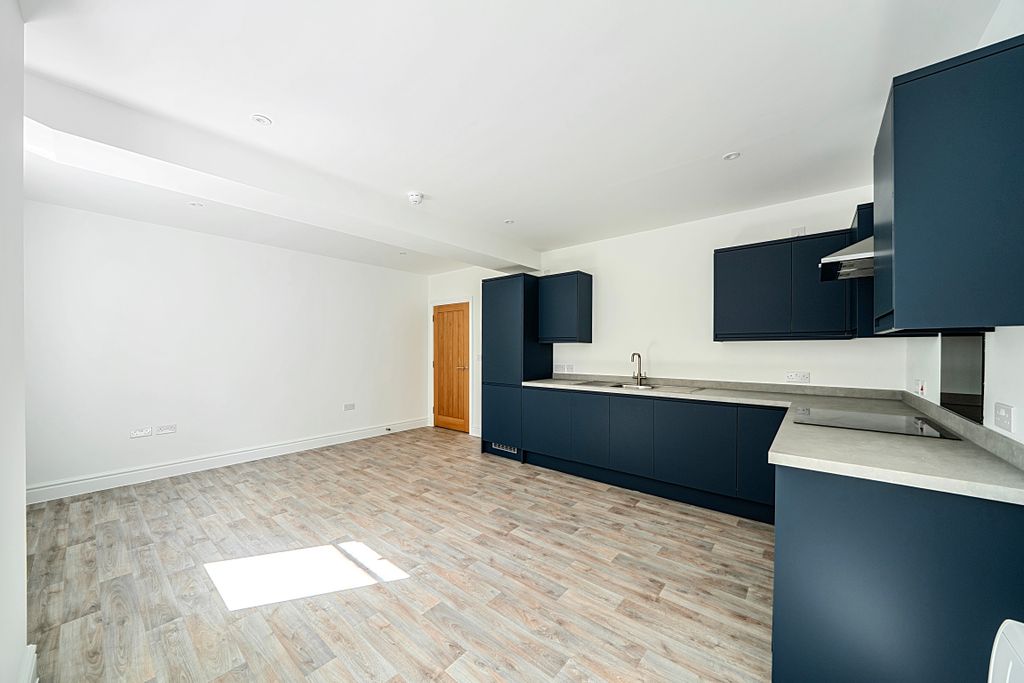 Property photo 1 of 11 1448342-11-69E634Da08783