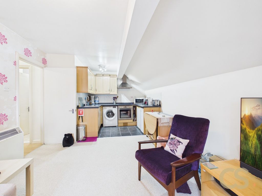 Property photo 3 of 11 4900967