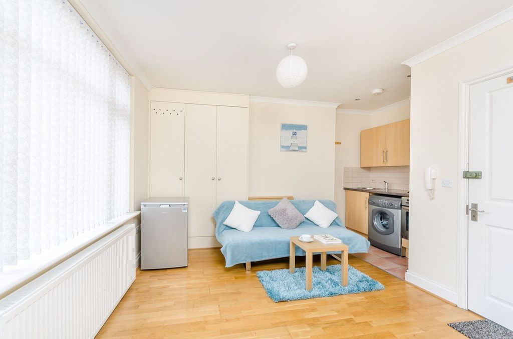 Property photo 2 of 3