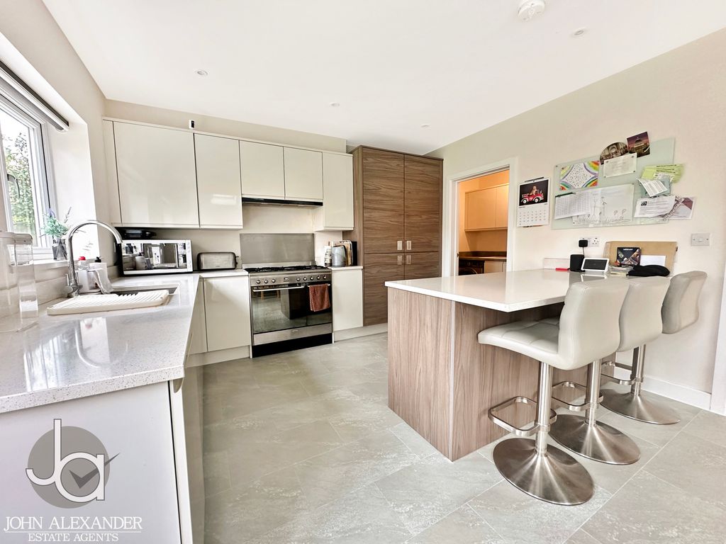 Property photo 3 of 32 20251108_130722183_0.5