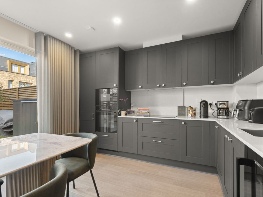 Property photo 3 of 18