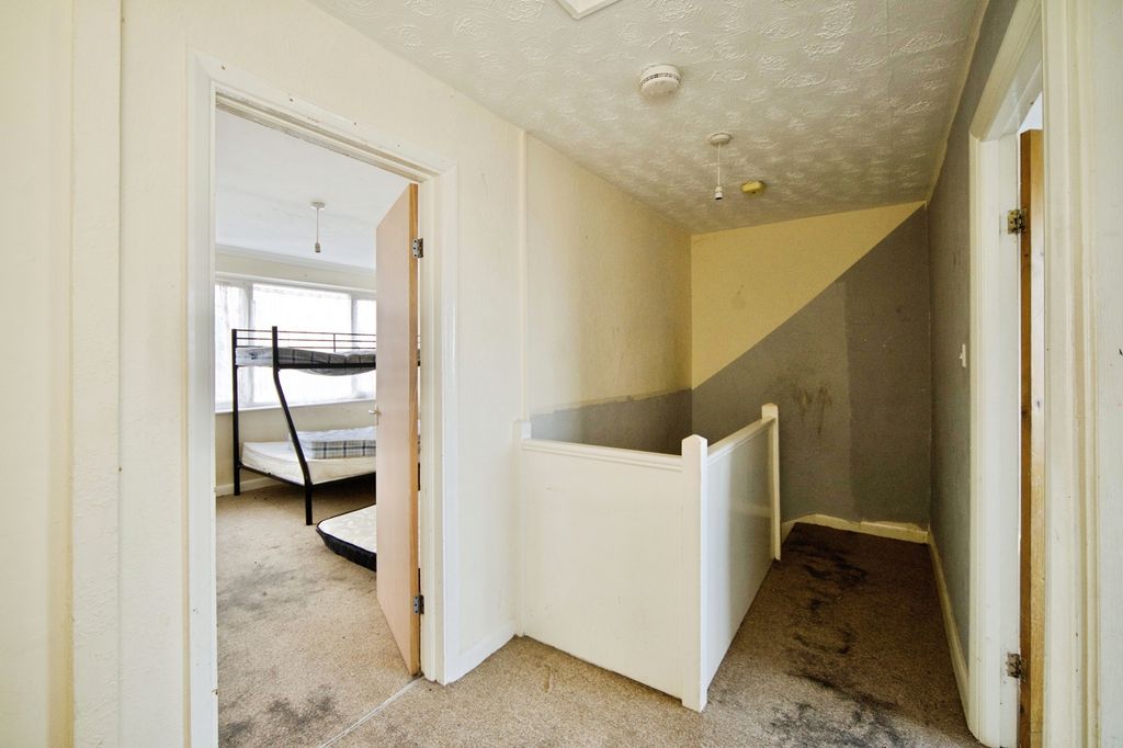 Property photo 2 of 16 Pbox-Img.Jpg
