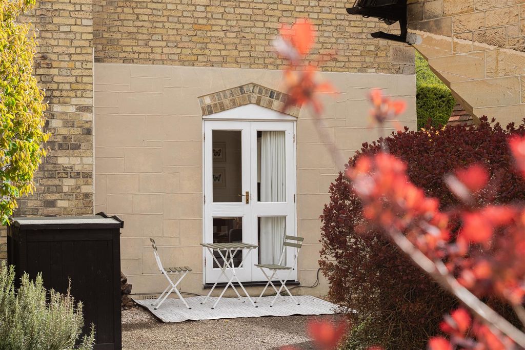 Additional image 15 of 2 bed terraced house for saleWarrenne Way, Reigate RH2