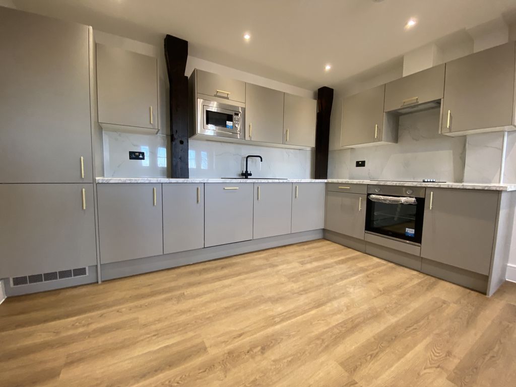Property photo 1 of 13 Photo 8