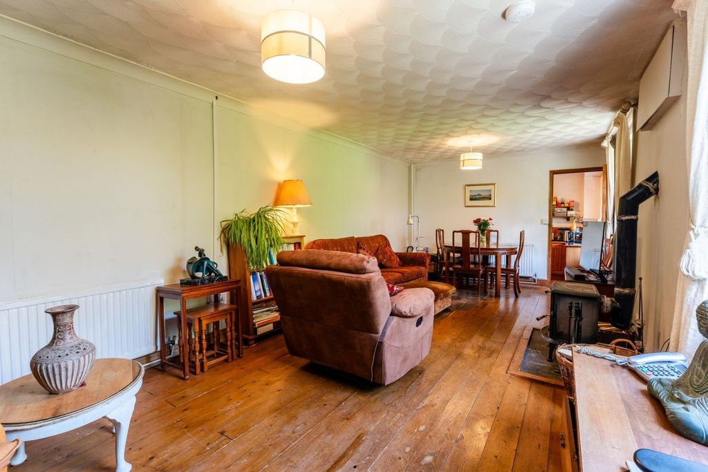 Property photo 3 of 23