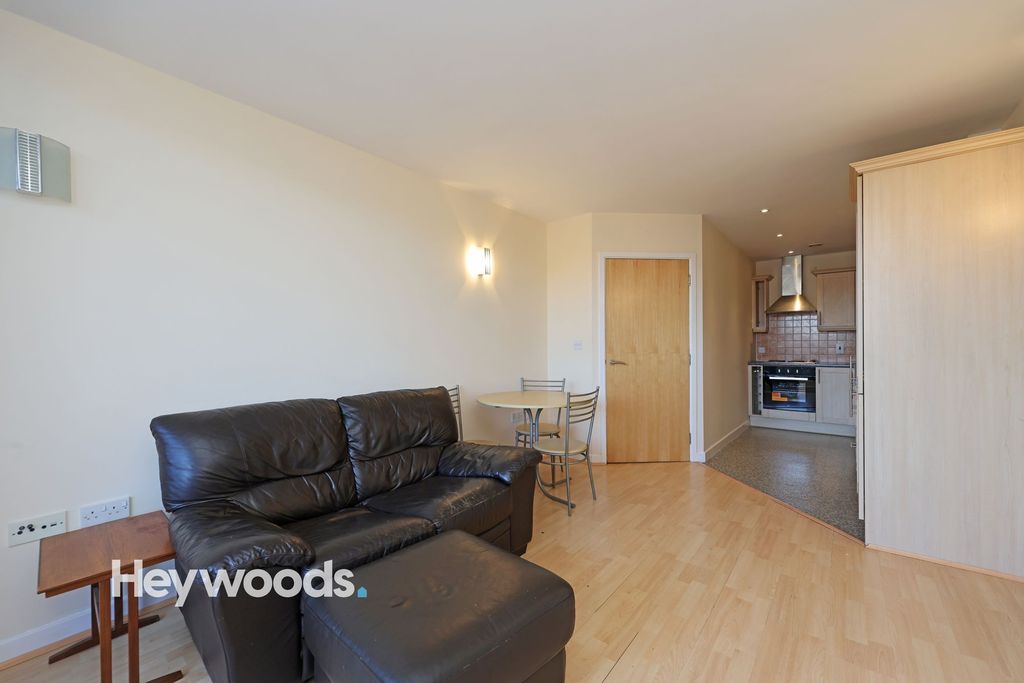 Property photo 3 of 22