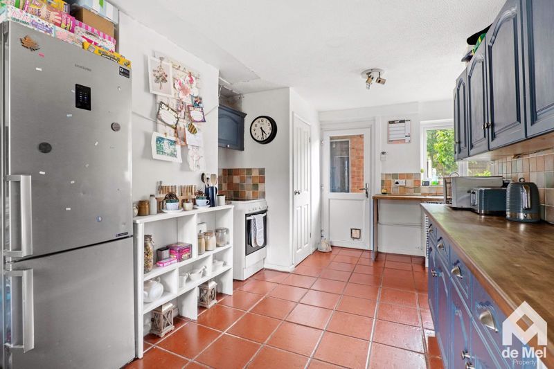 Property photo 2 of 11 Photo 3