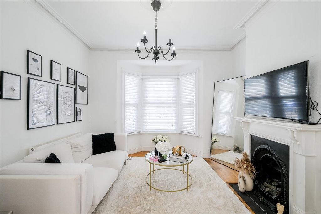 Property photo 2 of 21 48 Stanley Road-1.Jpg
