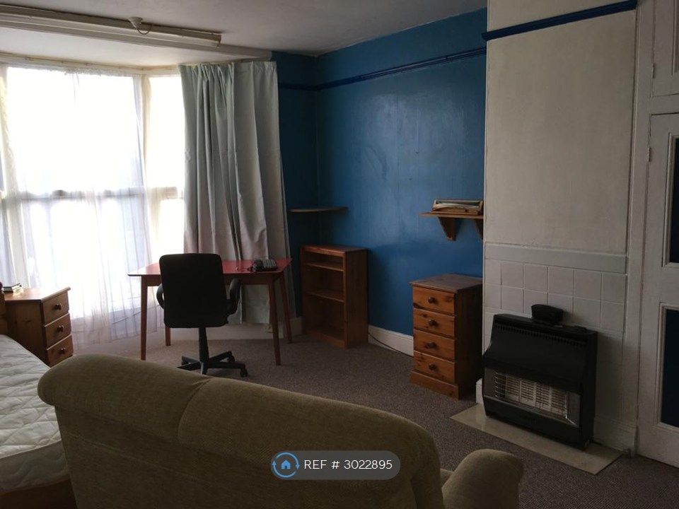 Property photo 1 of 3