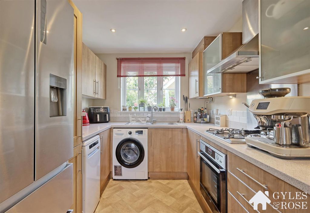 Property photo 3 of 22 Kitchen