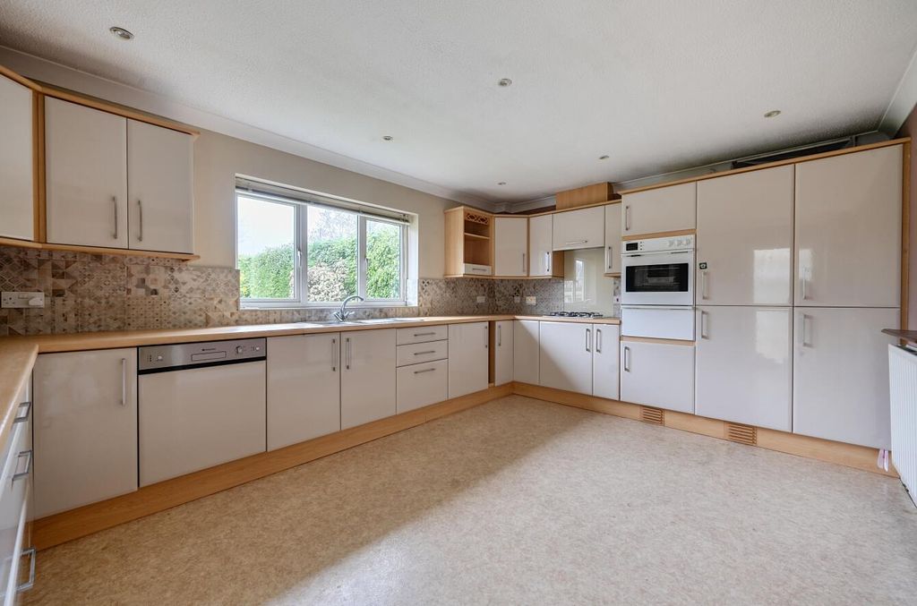 Property photo 3 of 18 1415091-6-6996F44Db4Afa.Jpg