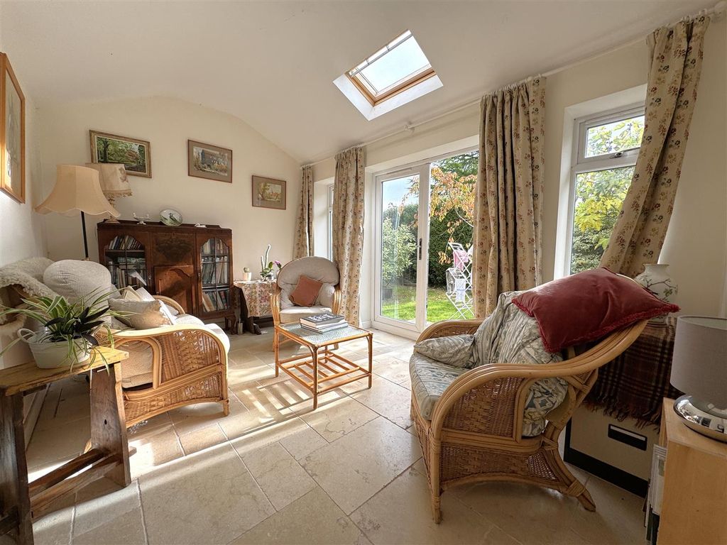 Property photo 3 of 18