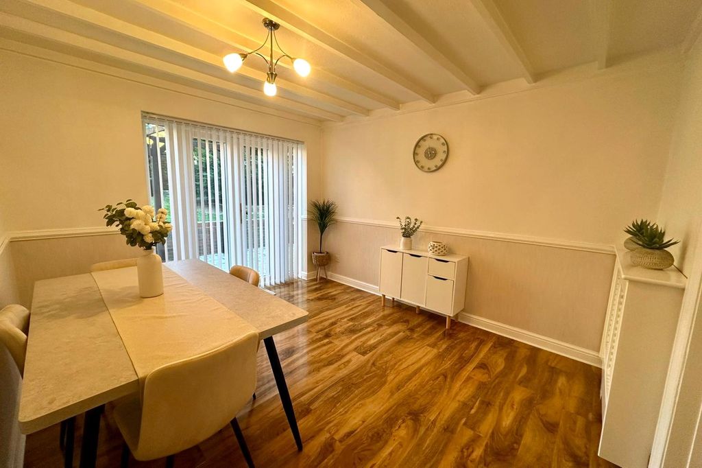 Property photo 3 of 16 Picture No. 10