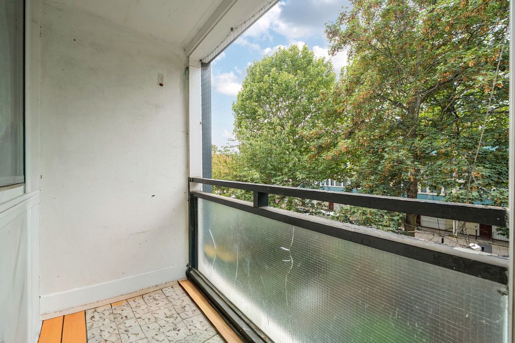 Property photo 3 of 18 1516274-4-6Aa4180...