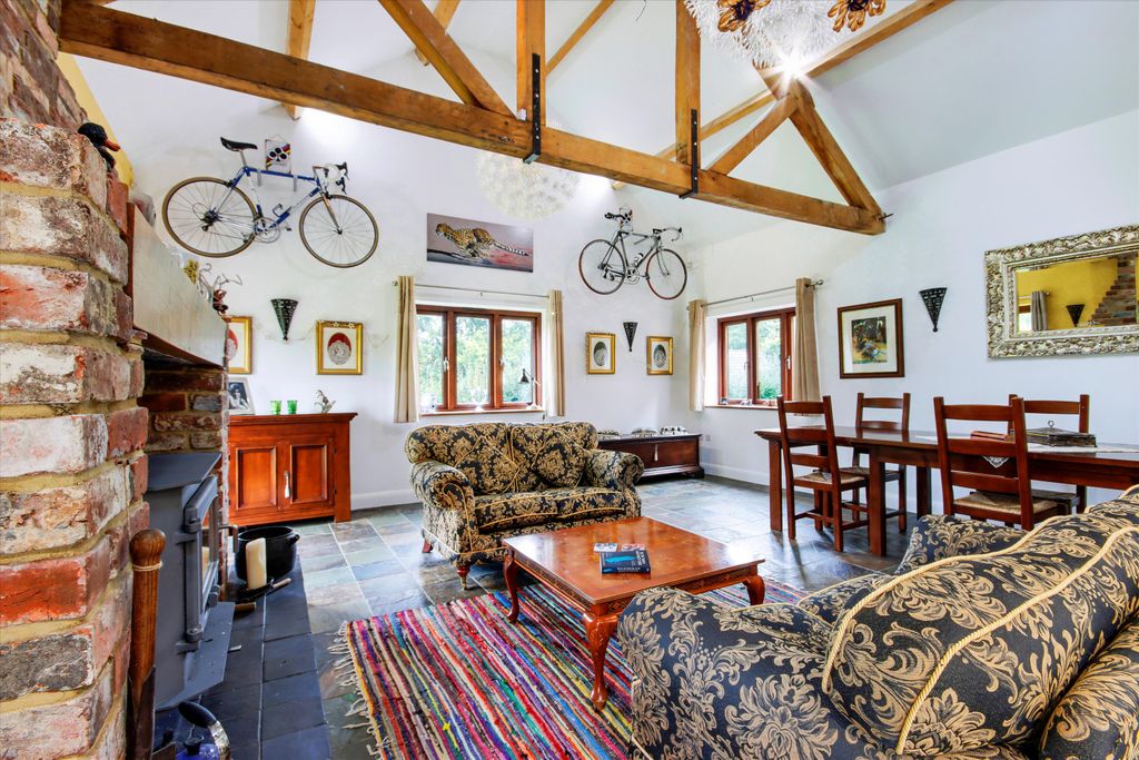 Property photo 3 of 21 Image