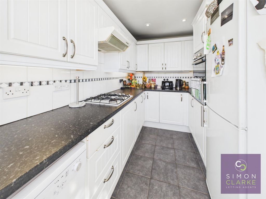 Property photo 3 of 16 Cam05425G0-Pr0052-Still007.Jpg