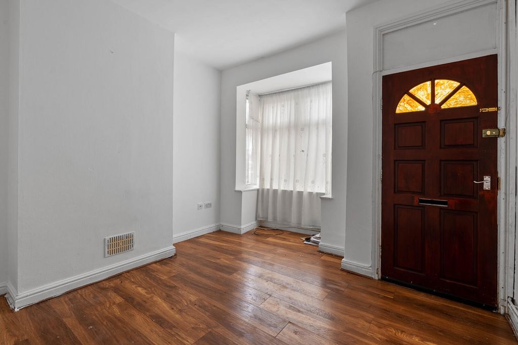 Property photo 3 of 14 Reception Room