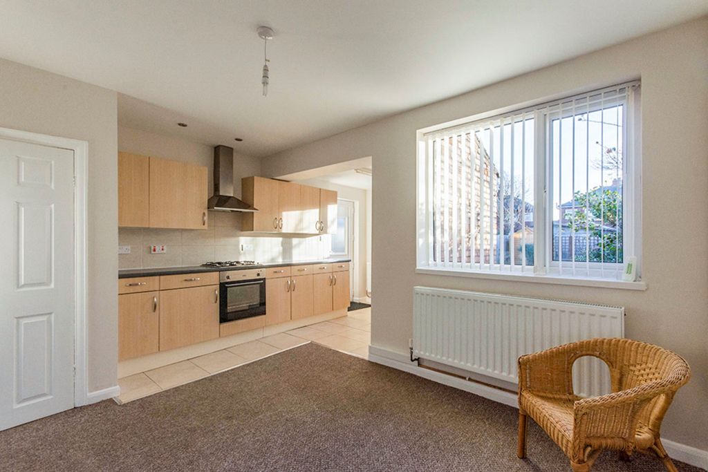 Property photo 3 of 8 Dining Room