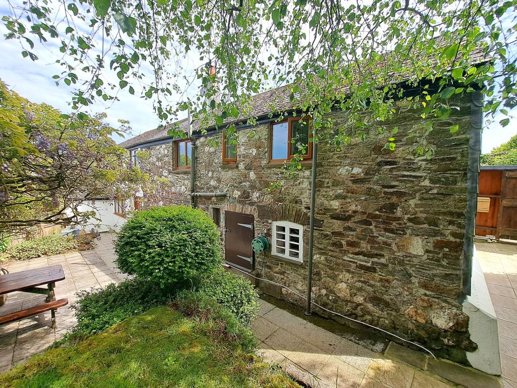 Property photo 2 of 17 2 - Picture No. 30