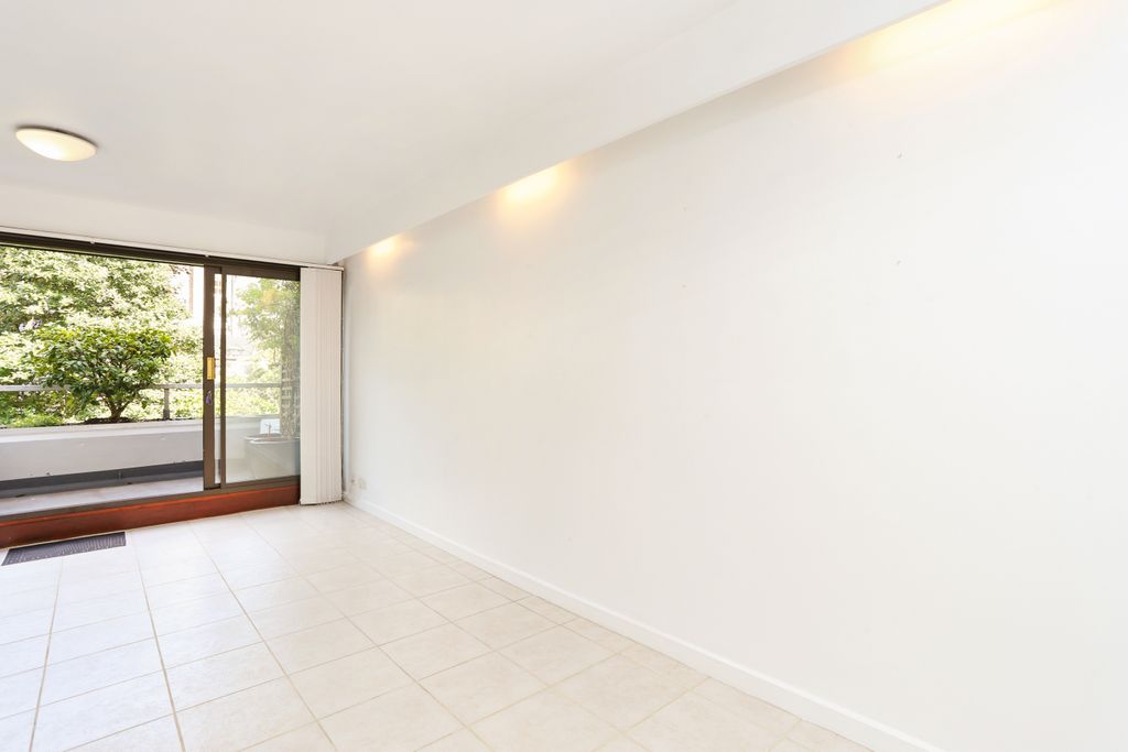 Property photo 1 of 9 Reception