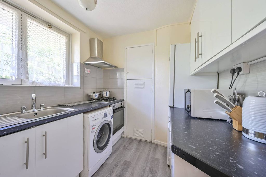 Property photo 1 of 5