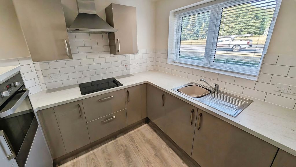 Property photo 2 of 10 Pbox-Img.Jpg