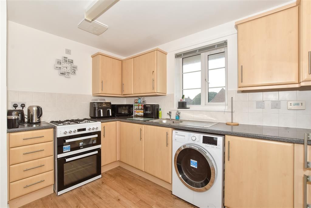 Property photo 3 of 12 Kitchen