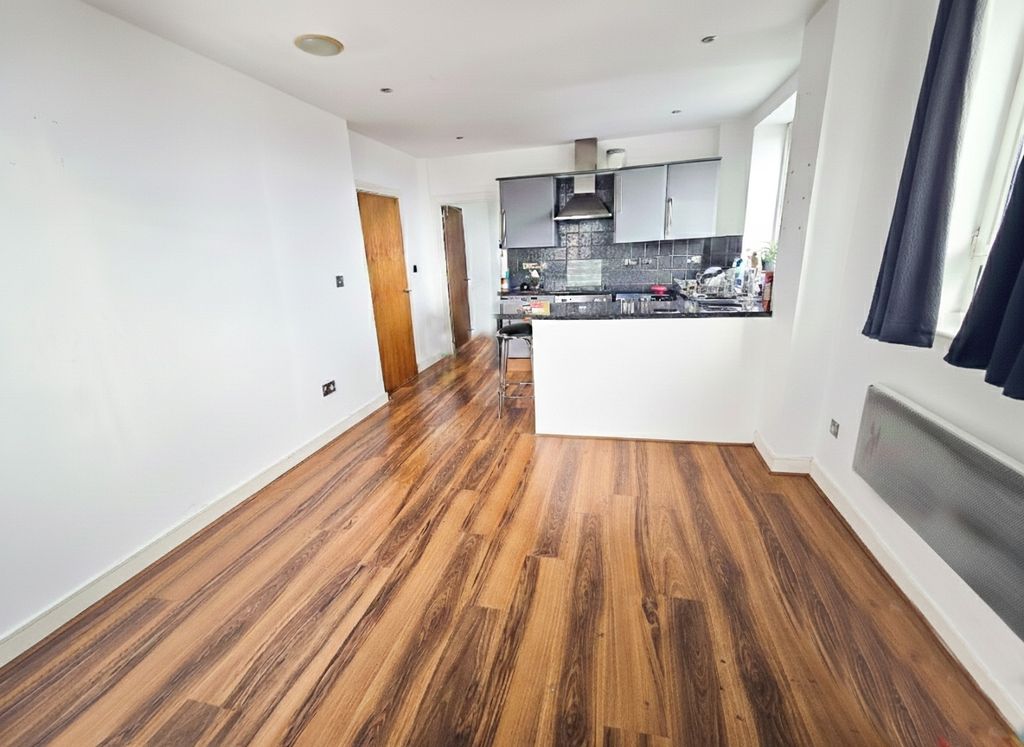 Property photo 3 of 7 Pbox-Img.Jpg