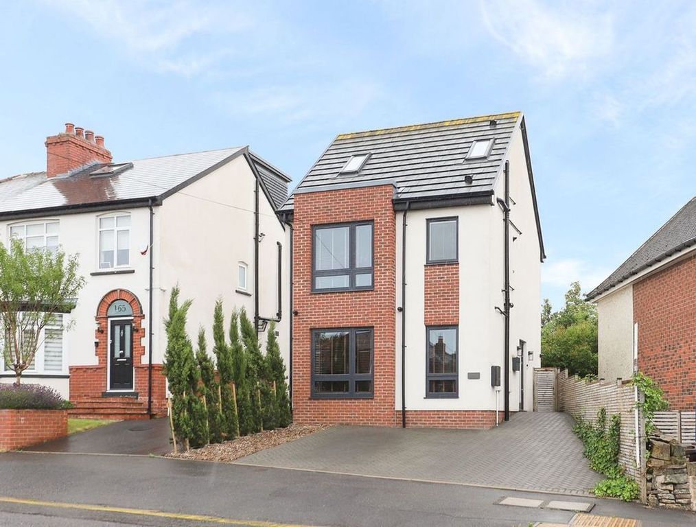 Property photo 1 of 31