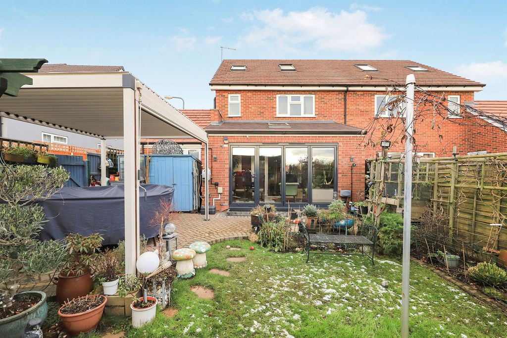 Property photo 2 of 17