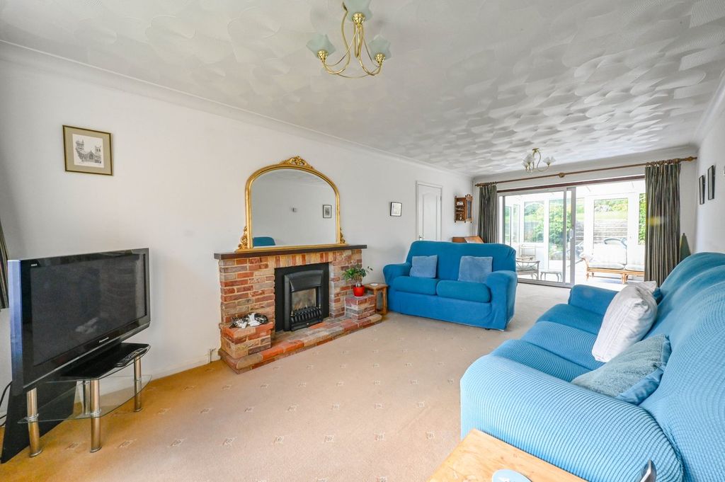 Property photo 2 of 21