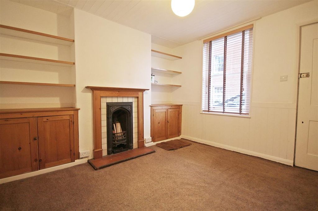 Property photo 2 of 17