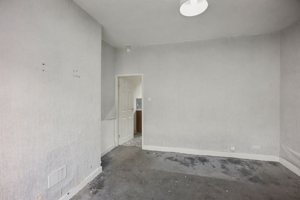 Property photo 3 of 17 6 Watt Street, Horwich, Bolton, Greater Manchester, Bl6 5Nt