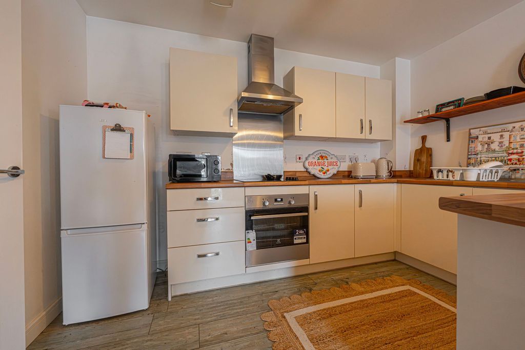 Additional image 5 of 2 bed flat for saleBaroque Court, The Serlio NP19