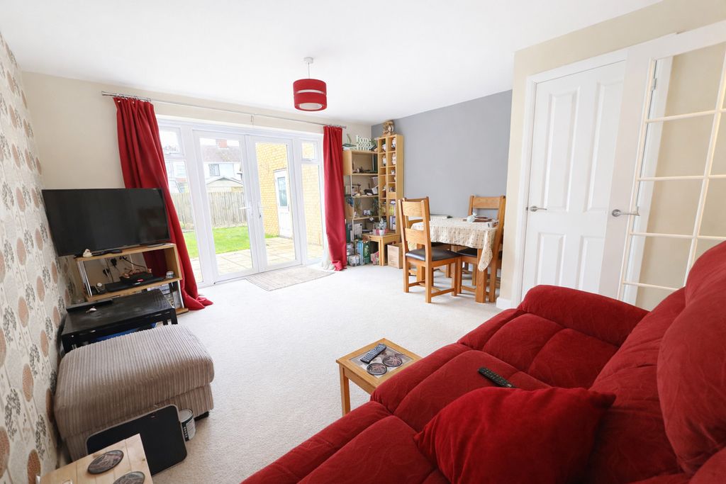 Property photo 3 of 8