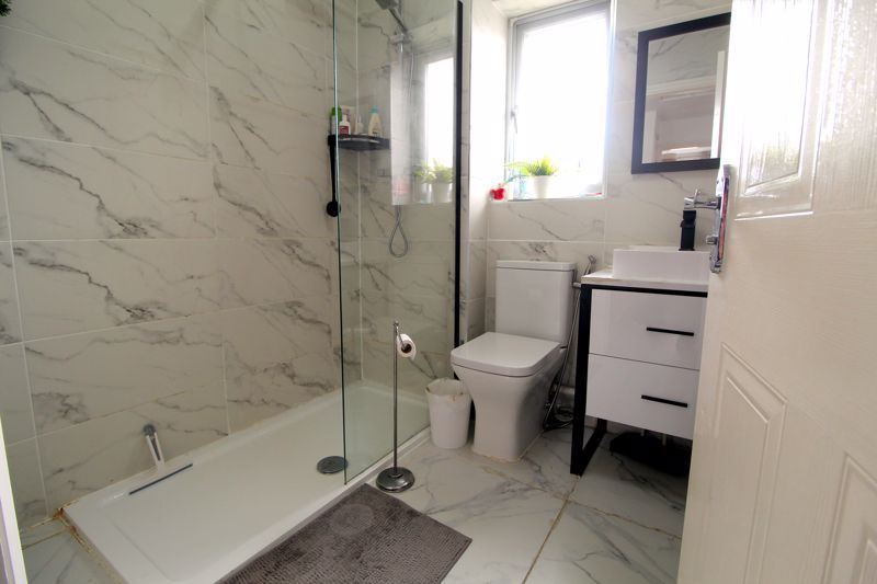 Property photo 2 of 18 Shower Room