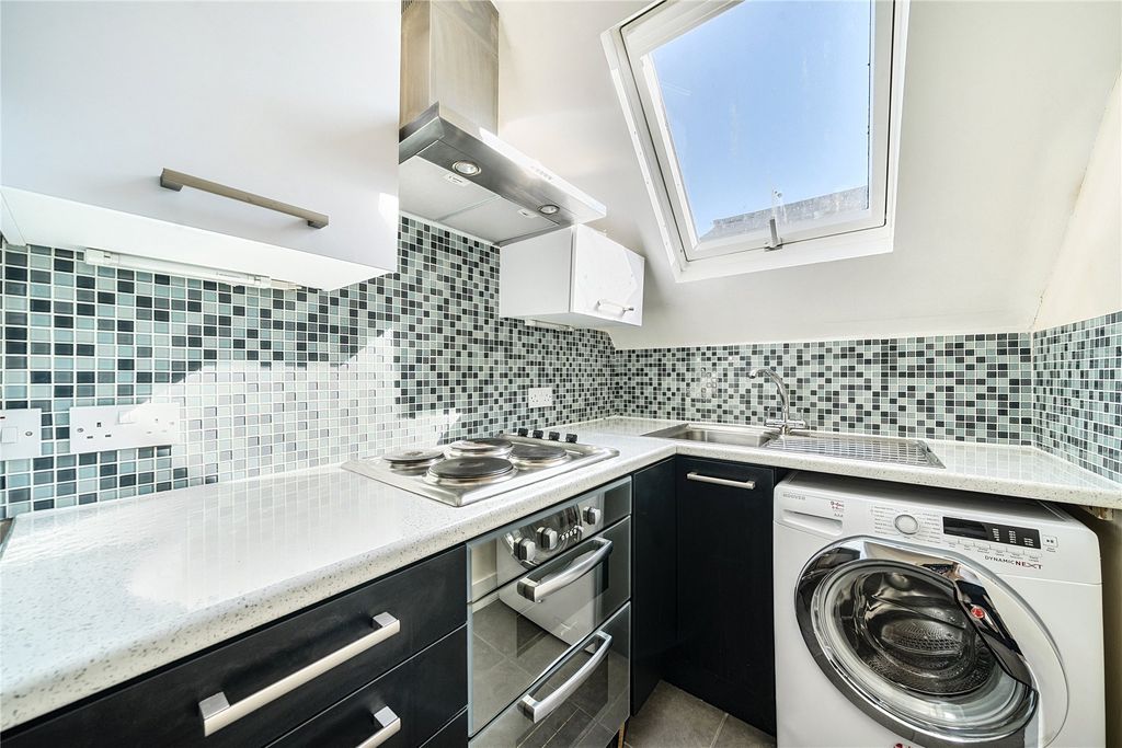 Property photo 3 of 8 Picture No. 06