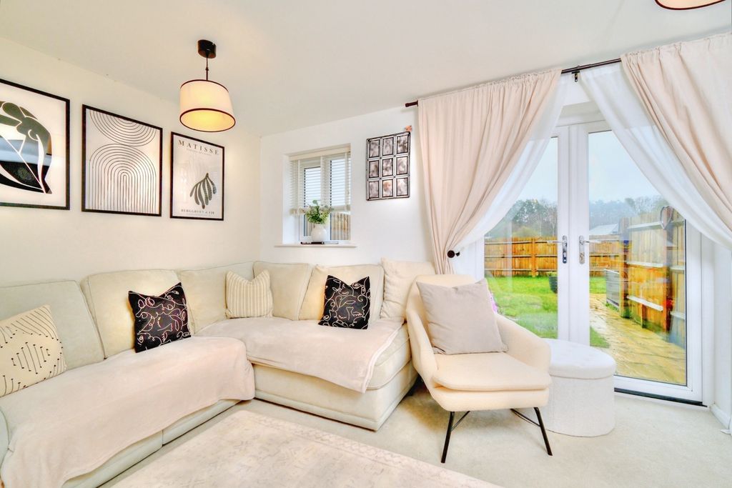 Property photo 2 of 20 Pbox-Img.Jpg