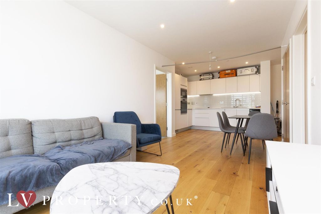 Property photo 1 of 11 N2.Jpg