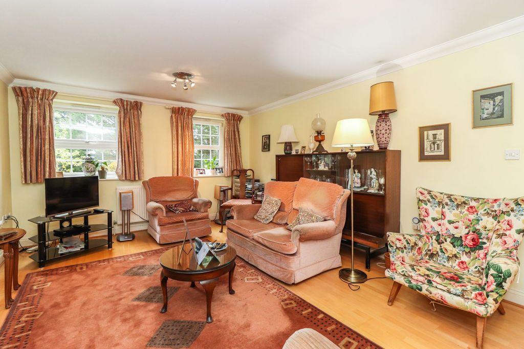 Property photo 3 of 23