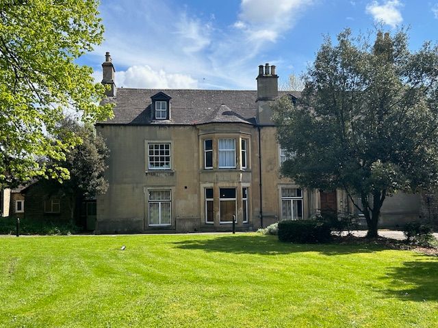 Property photo 1 of 10 Front