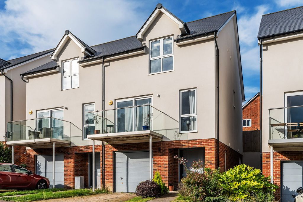 Property photo 2 of 33