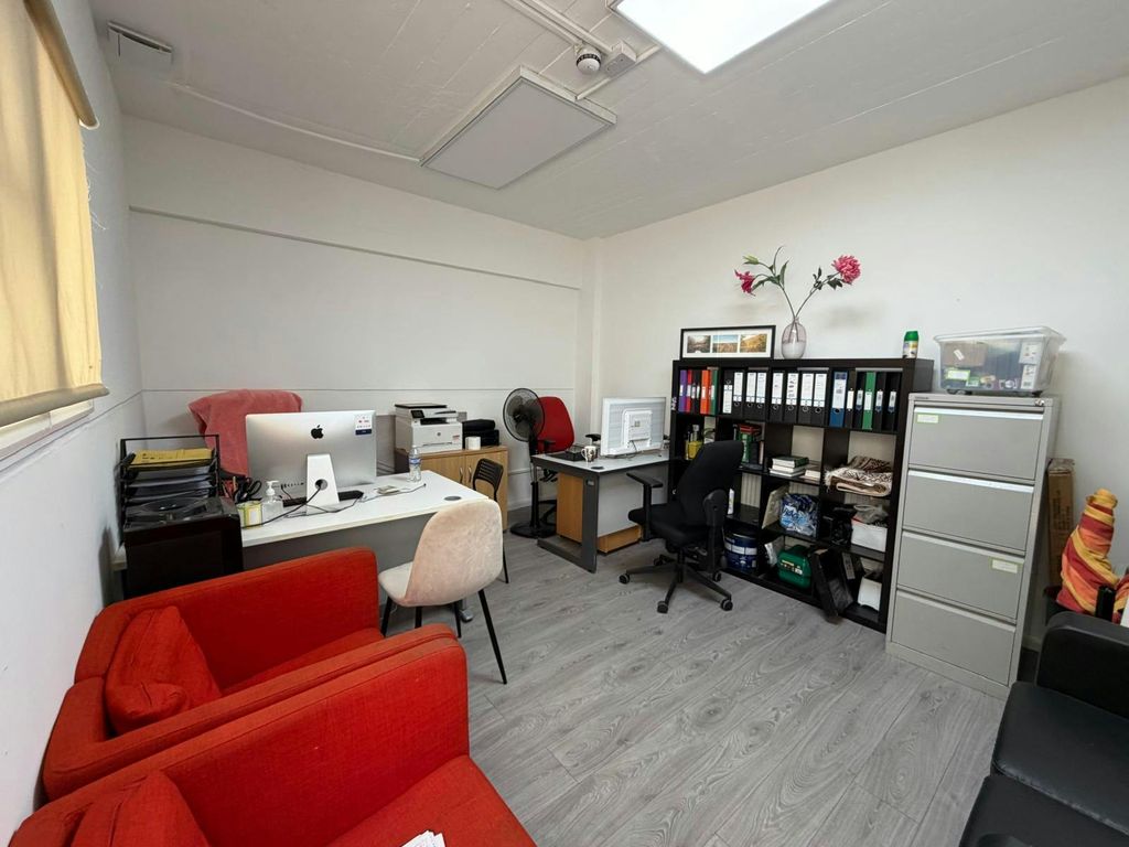 Property photo 2 of 10 7.Jpg