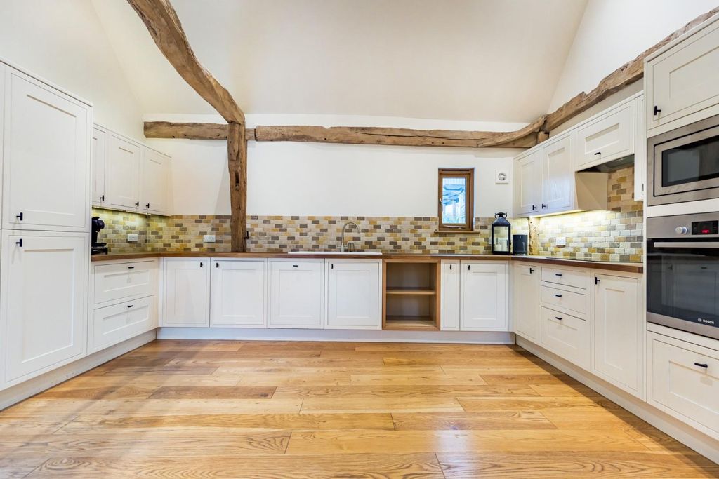 Property photo 3 of 31 Dbe-73.Jpg
